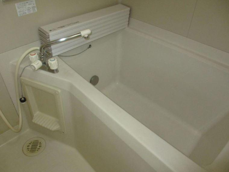 ひまわりハイツの浴室