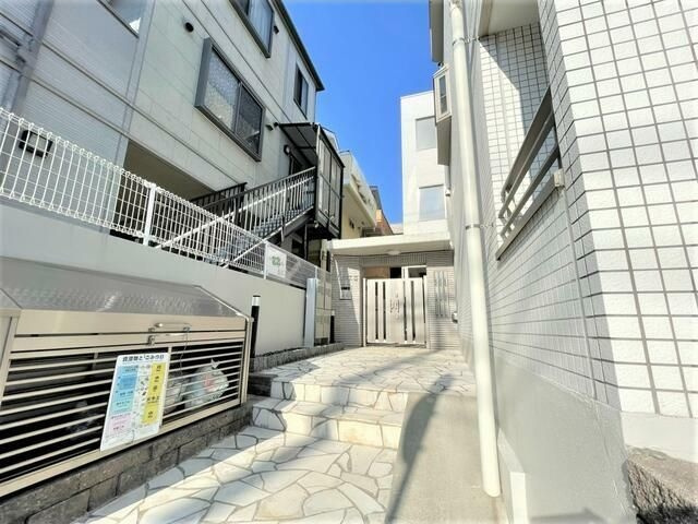 プルミエⅡのエントランス