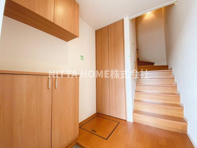 ガーデンコート宮島の玄関|広い玄関スペースも嬉しいです＊