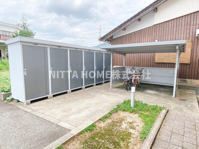 ガーデンコート宮島のその他共用部分|大きな収納に便利な物置★