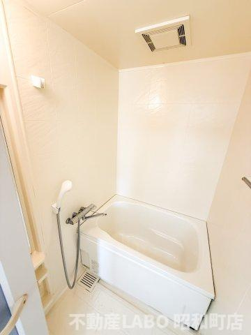 メロディハイム東帝塚山の浴室