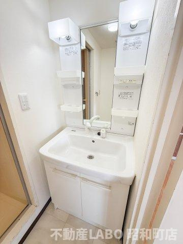 メロディハイム東帝塚山の洗面所