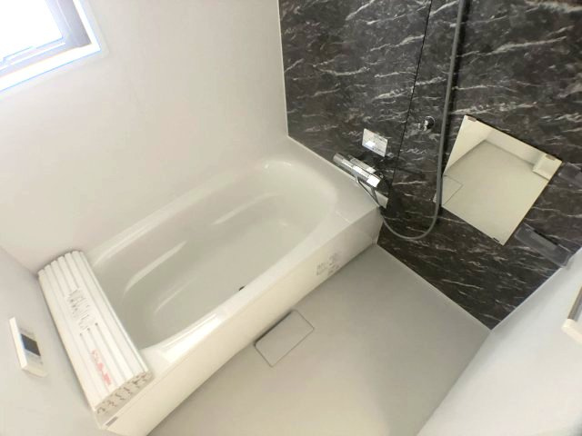 ユニバーサルシティ鈴谷の浴室