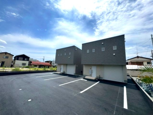 ラ・カシェット新宿の駐車場|最大3台まで駐車可能です