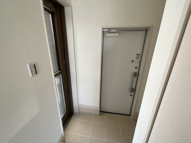 ラ・カシェット新宿の玄関|ゆとりのある玄関です