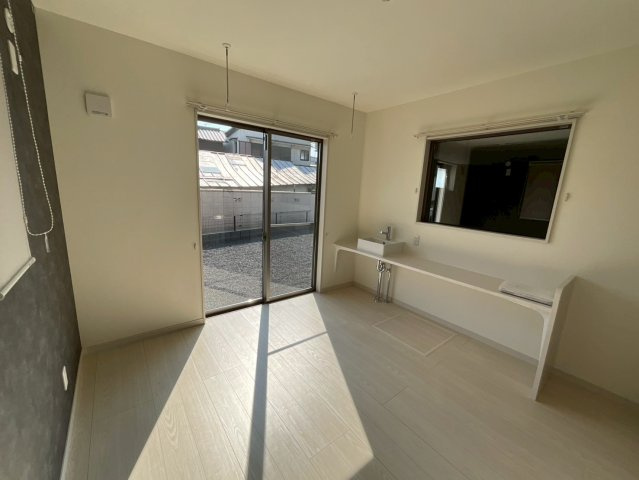 ラ・カシェット新宿の洋室|日当たり抜群です