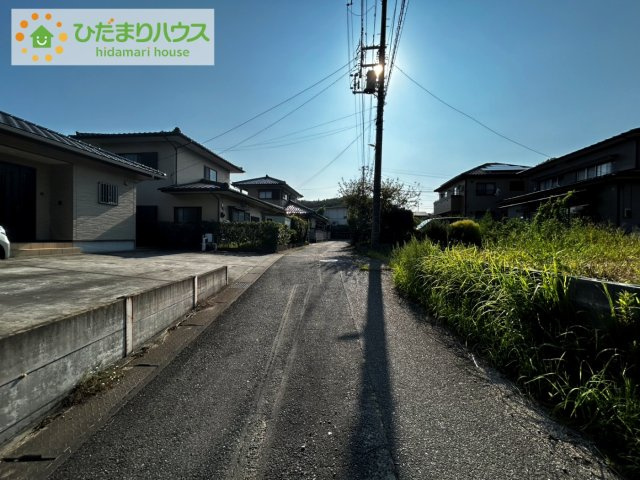 日立市折笠町　売地の前面道路含む現地写真