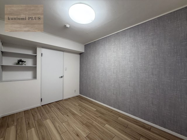 シャンボール天満の洋室