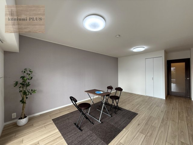 シャンボール天満の居間・リビング