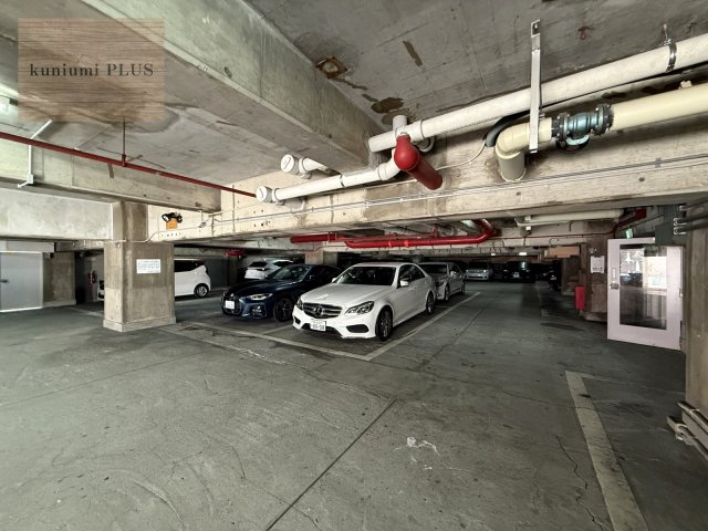 シャンボール天満の駐車場