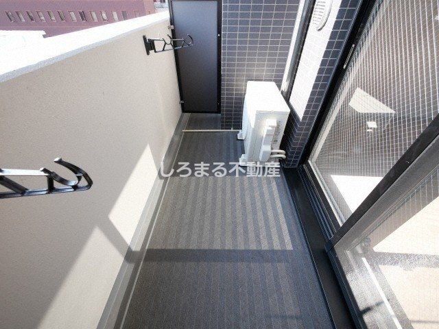 ファーストフィオーレ難波クレシアのバルコニー