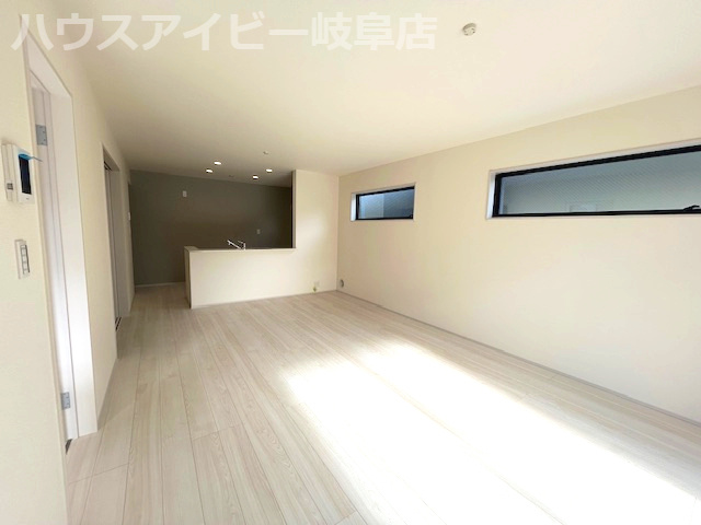 【居間・リビング】の画像