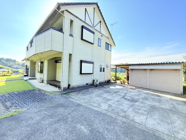 石岡市柿岡中古住宅の駐車場