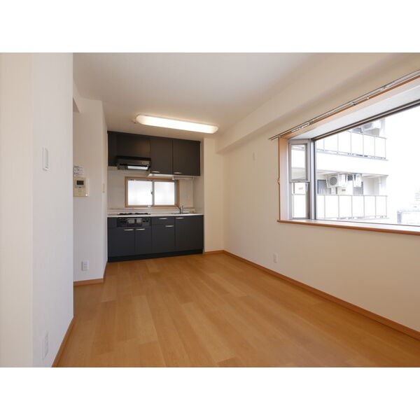 アルシェ江坂の居間・リビング