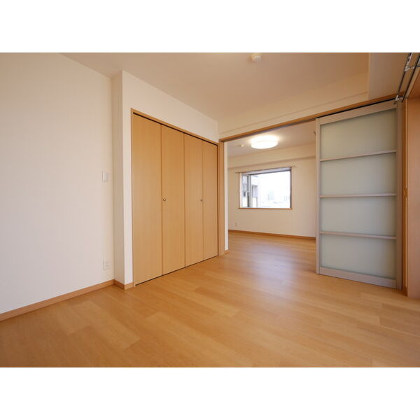 アルシェ江坂の居間・リビング