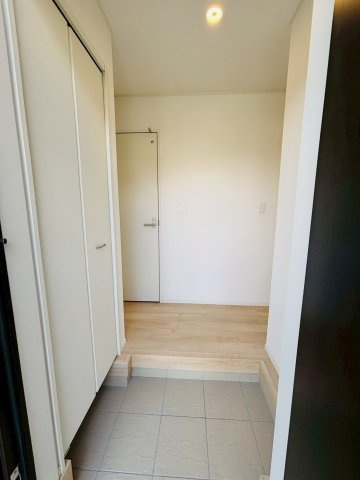 クレイドルガーデン／南区八分寺町第14／２号棟の玄関