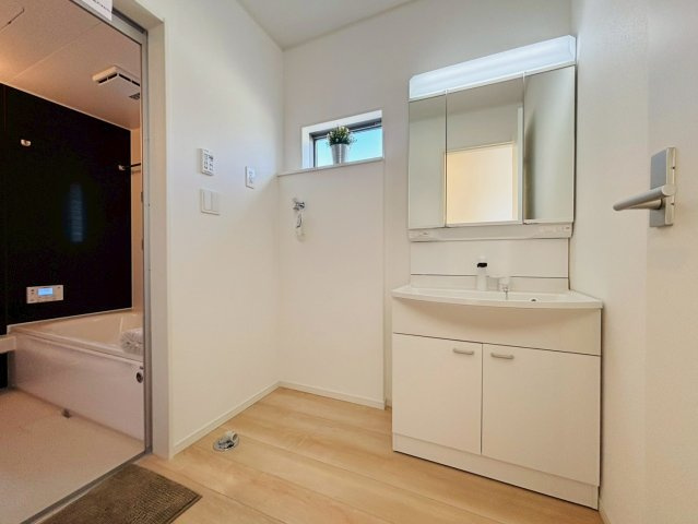 クレイドルガーデン／南区八分寺町第14／２号棟の独立洗面台