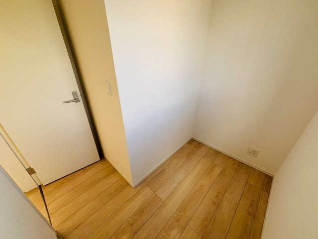 クレイドルガーデン／南区八分寺町第14／２号棟の洋室