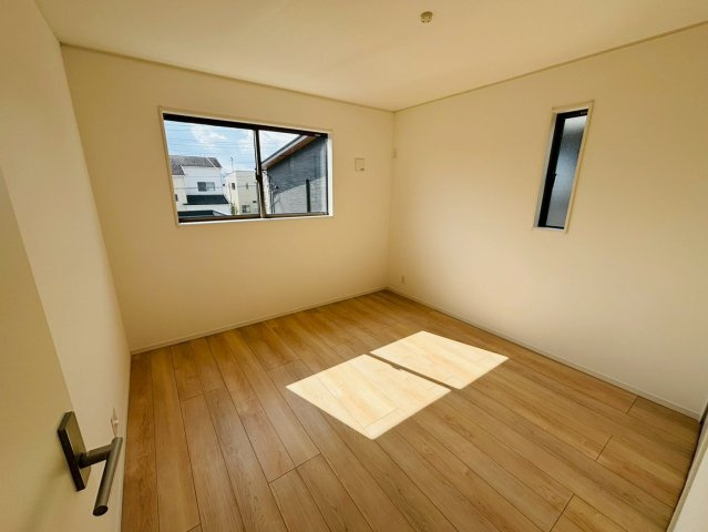 クレイドルガーデン／南区八分寺町第14／２号棟の洋室