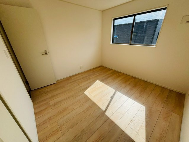 クレイドルガーデン／南区八分寺町第14／２号棟の洋室