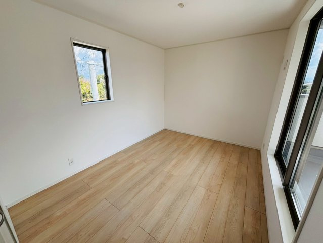 クレイドルガーデン／南区八分寺町第14／２号棟の洋室