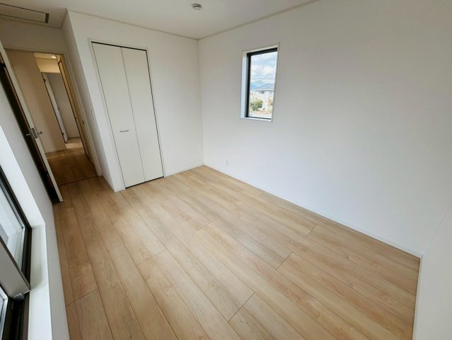 クレイドルガーデン／南区八分寺町第14／２号棟の洋室