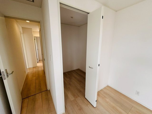 クレイドルガーデン／南区八分寺町第14／２号棟の玄関