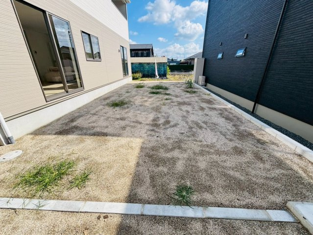 クレイドルガーデン／南区八分寺町第14／２号棟の庭