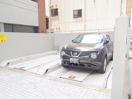 ISM中之島レジデンスの駐車場