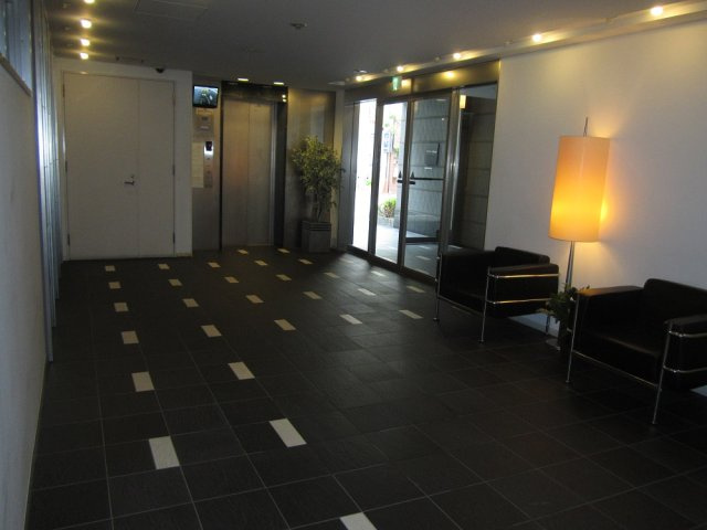 ミュプレ北浜のロビー