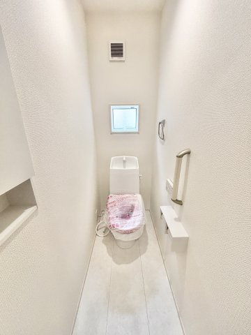 ブルーミングガーデン　弥富市五明4丁目　全2棟　新築戸建　2号棟のトイレ