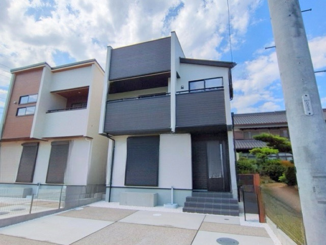 ブルーミングガーデン　弥富市五明4丁目　全2棟　新築戸建　2号棟の外観