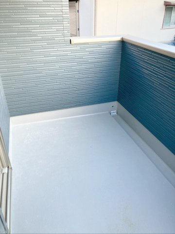 北九州市小倉南区津田新町1丁目　2期1号棟のバルコニー|布団などの大きな物もしっかり干せる広々バルコニーです！