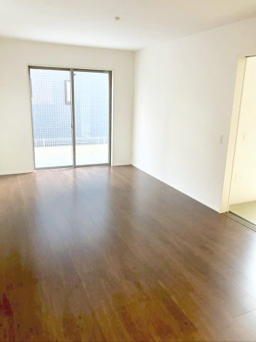 北九州市小倉南区津田新町1丁目　2期1号棟の居間・リビング|綺麗な新築住宅で、心地よい新生活をスタートしていただけます！