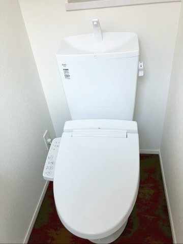 北九州市小倉南区津田新町1丁目　2期1号棟のトイレ|温水洗浄便座です！冬場も便座が暖かくて快適です！