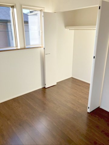北九州市小倉南区津田新町1丁目　2期1号棟の収納|6.1帖洋室のクローゼットです！