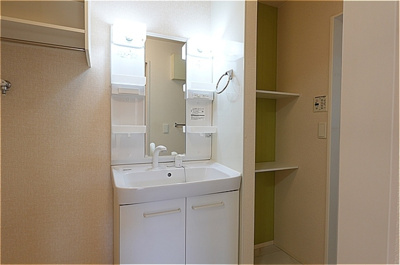 【収納】 | ステラ コート若草 Ａ | 洗髪洗面化粧台と収納棚