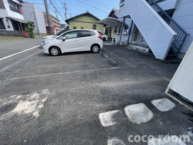 プレステージⅡの駐車場