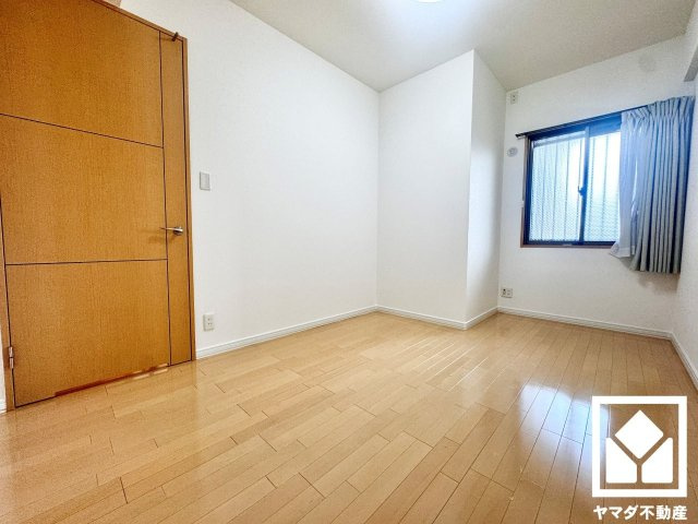 パデシオン三室戸駅前の洋室