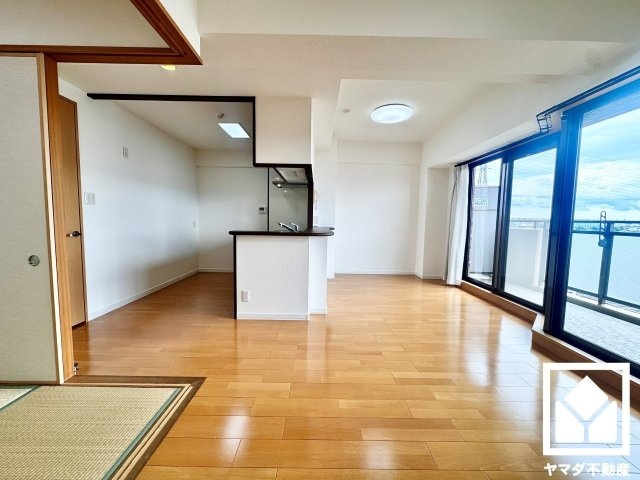 パデシオン三室戸駅前の居間・リビング