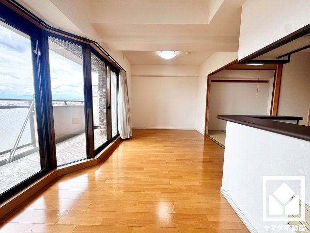 パデシオン三室戸駅前の居間・リビング