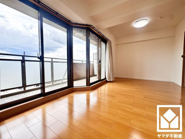 パデシオン三室戸駅前の居間・リビング