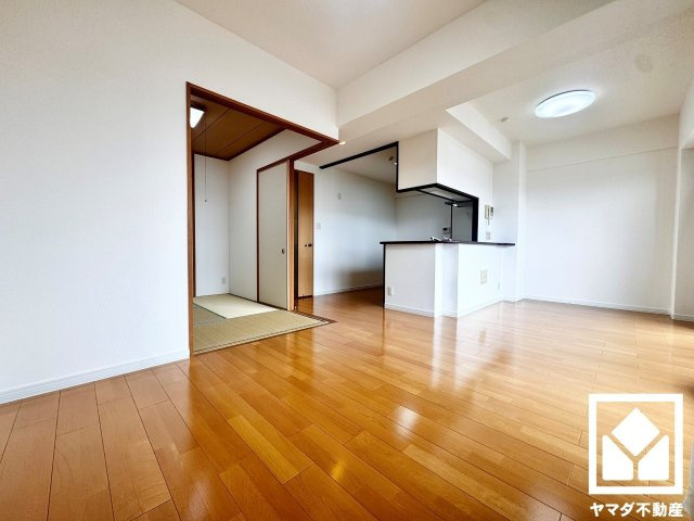 パデシオン三室戸駅前の居間・リビング