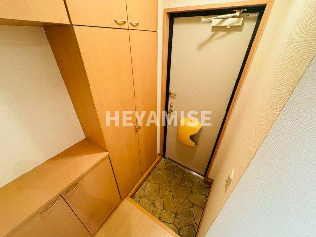 ローズコート山中の玄関