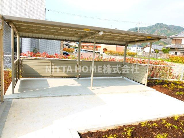 丹波市柏原町南多田のアパートのその他共用部分|屋根付きの駐輪場は無料です★