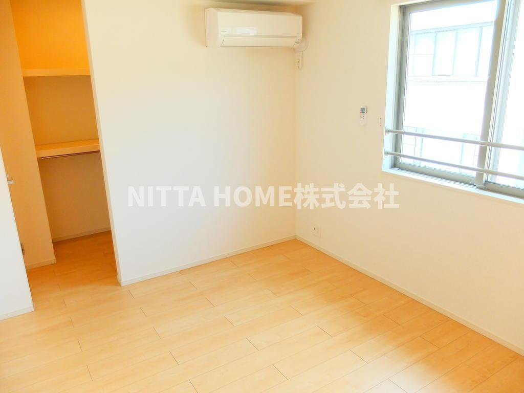 ツバメの内装|こちらの洋室は6帖◆