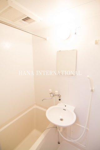 レオパレスモワ・ピエスの浴室