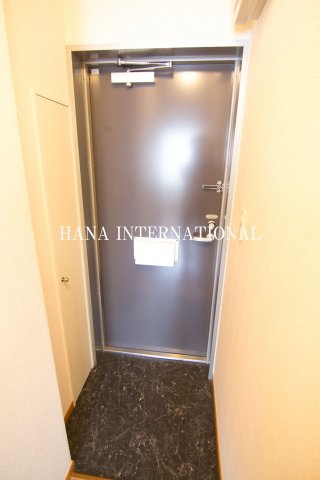 レオパレスモワ・ピエスの玄関