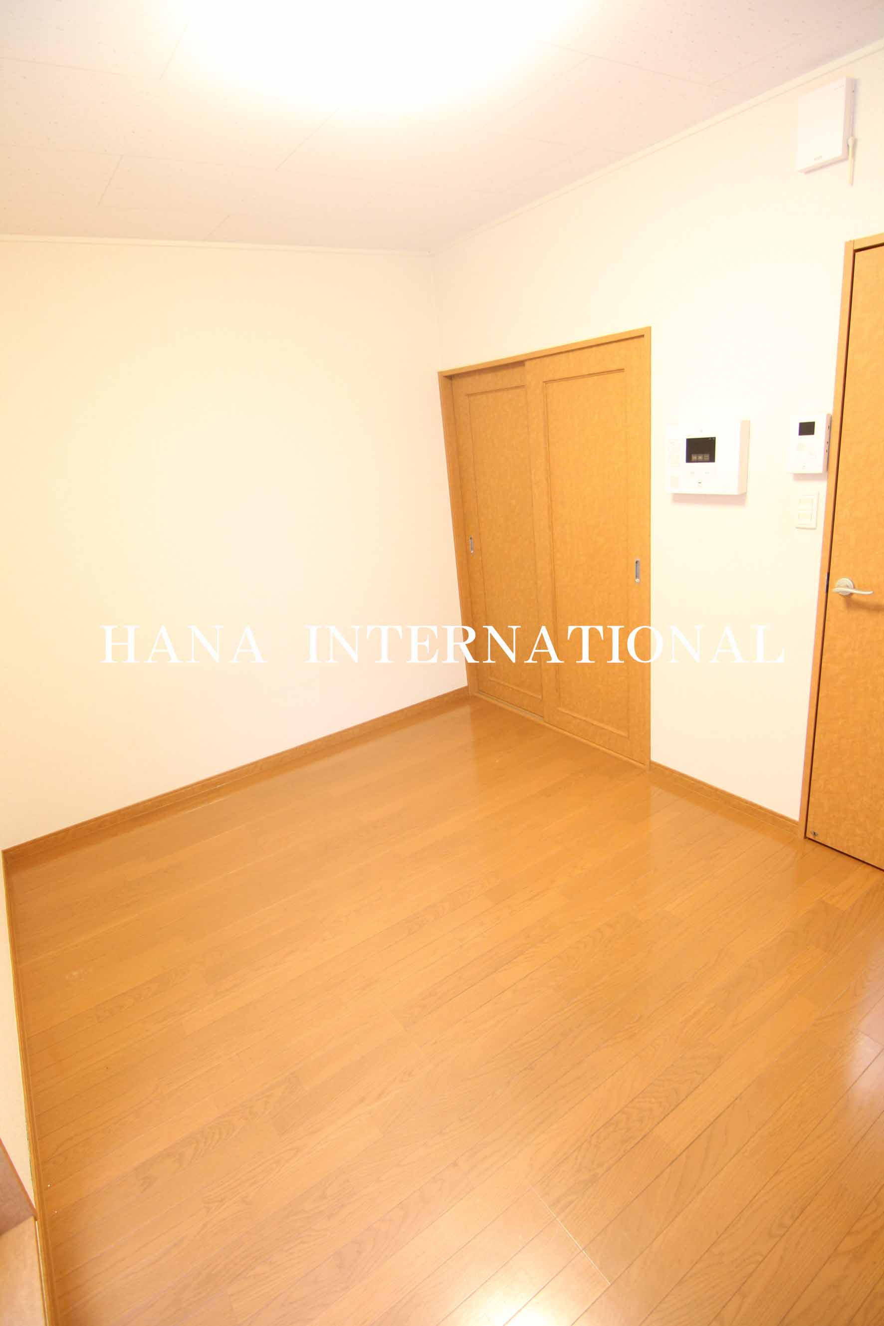 レオパレスモワ・ピエスの居間・リビング