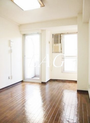 【居間・リビング】 | ソフトタウン赤坂 | 洋室のお部屋です。